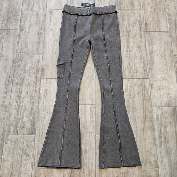 Manière De Voir Grey Flare Pants Women’s 14 NWT Cargo Pocket Pull-On Seam Front